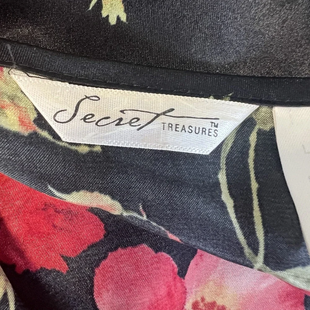 Secret‎ Treasures Satin Robe